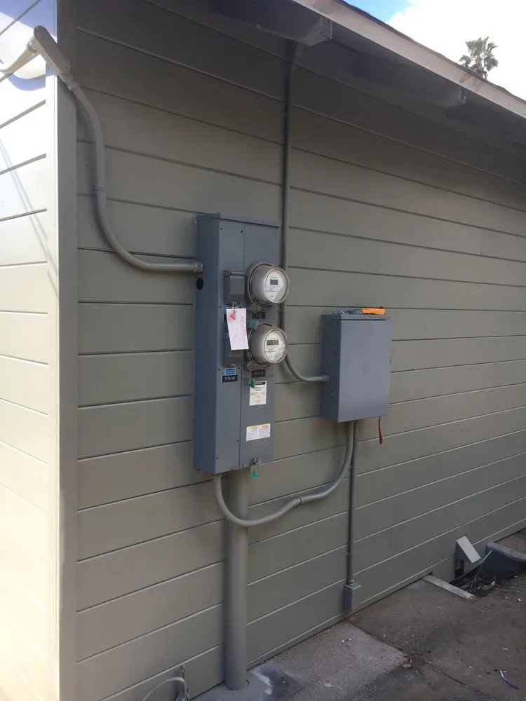 Slide of Ohanes Electric