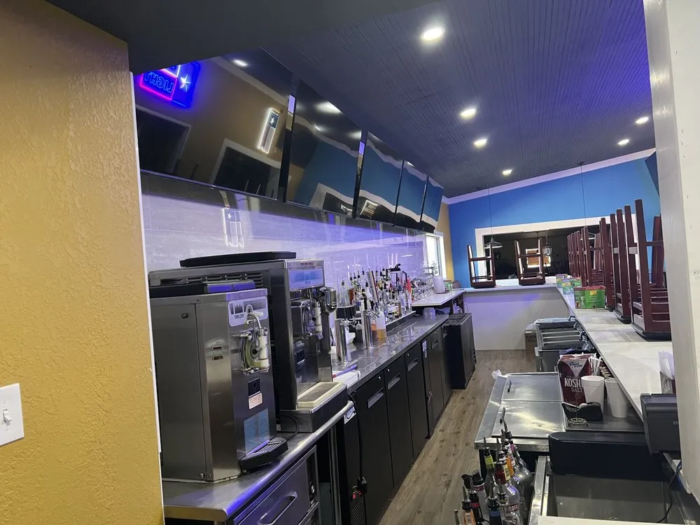 Emergency electrical service for homes in lighting installation, by