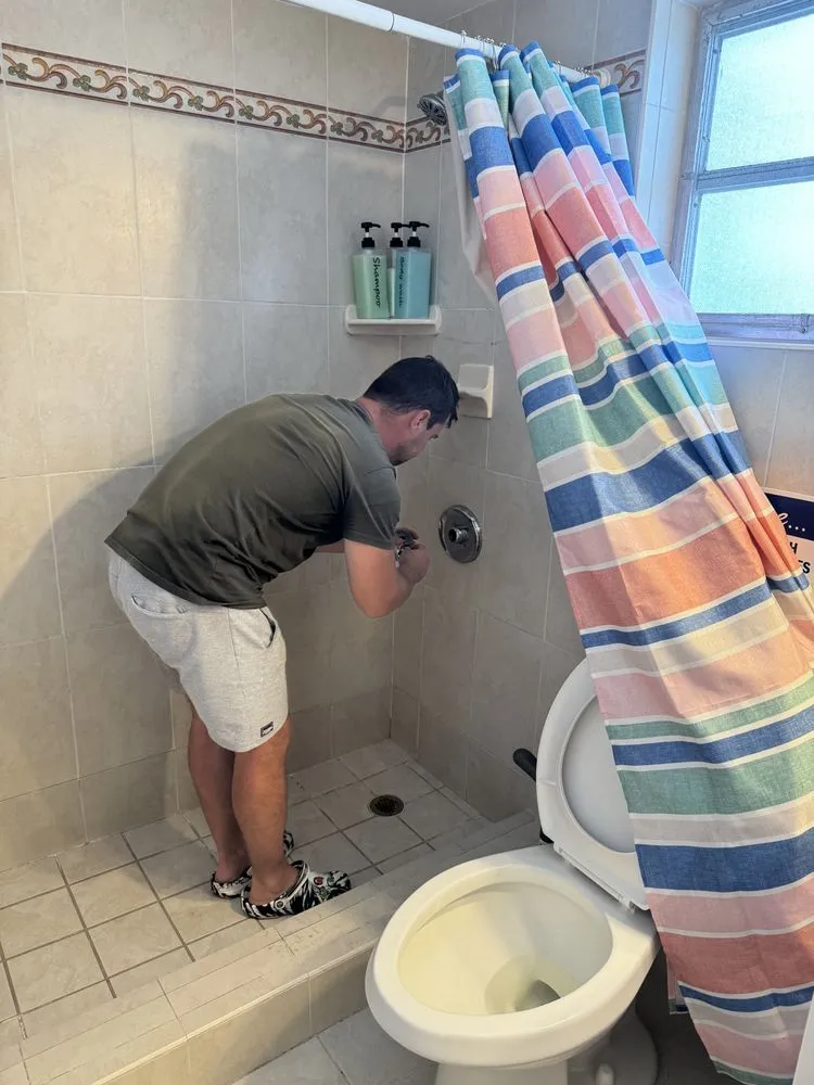 Slide of Oleg Handyman