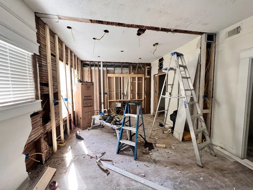 Certified electrician providing circuit breaker repair in Tampa Bay, FL - Oliver Watts