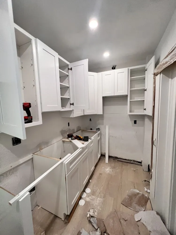 Professional electrician providing wiring installation in Tampa Bay, FL - Oliver Watts