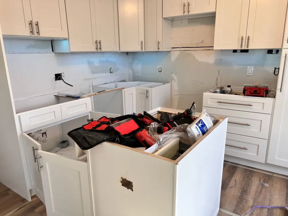 Licensed outlet and switch repair experts serving Tampa Bay, FL - Oliver Watts