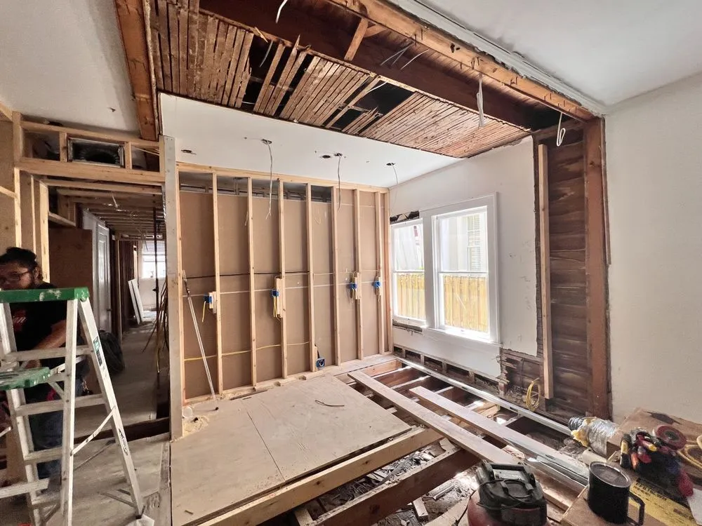 Certified electrician providing wiring installation in Tampa Bay, FL - Oliver Watts