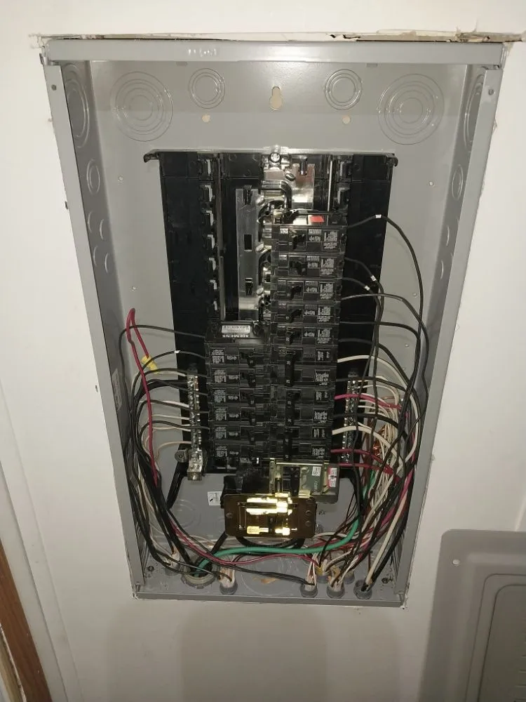 Certified circuit breaker repair experts serving Spavinaw, OK - Ollie's Electric