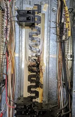 Omar Electric And Solar Logo