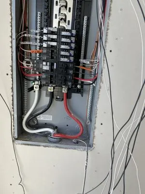 Omar Eletrician Logo