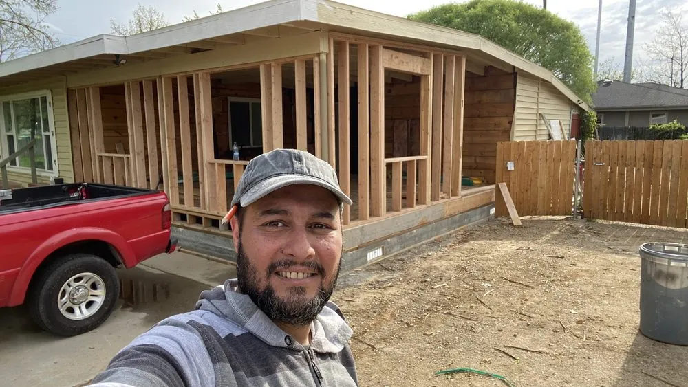 Certified emergency electrical service experts serving Nampa, ID - Omar Handyman