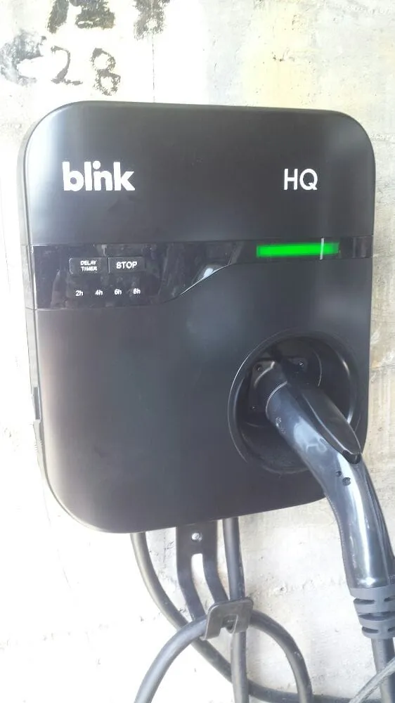 Slide of Omar Santiago Electric Company