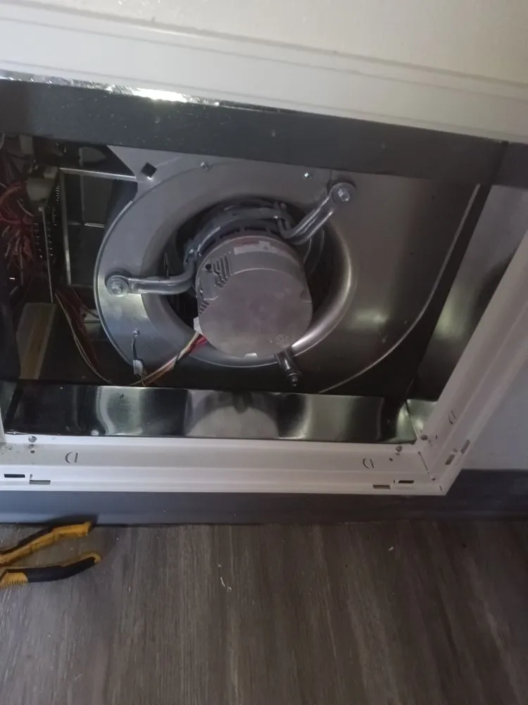 Affordable outlet and switch repair in Sauget, IL by OMC Heating and Cooling