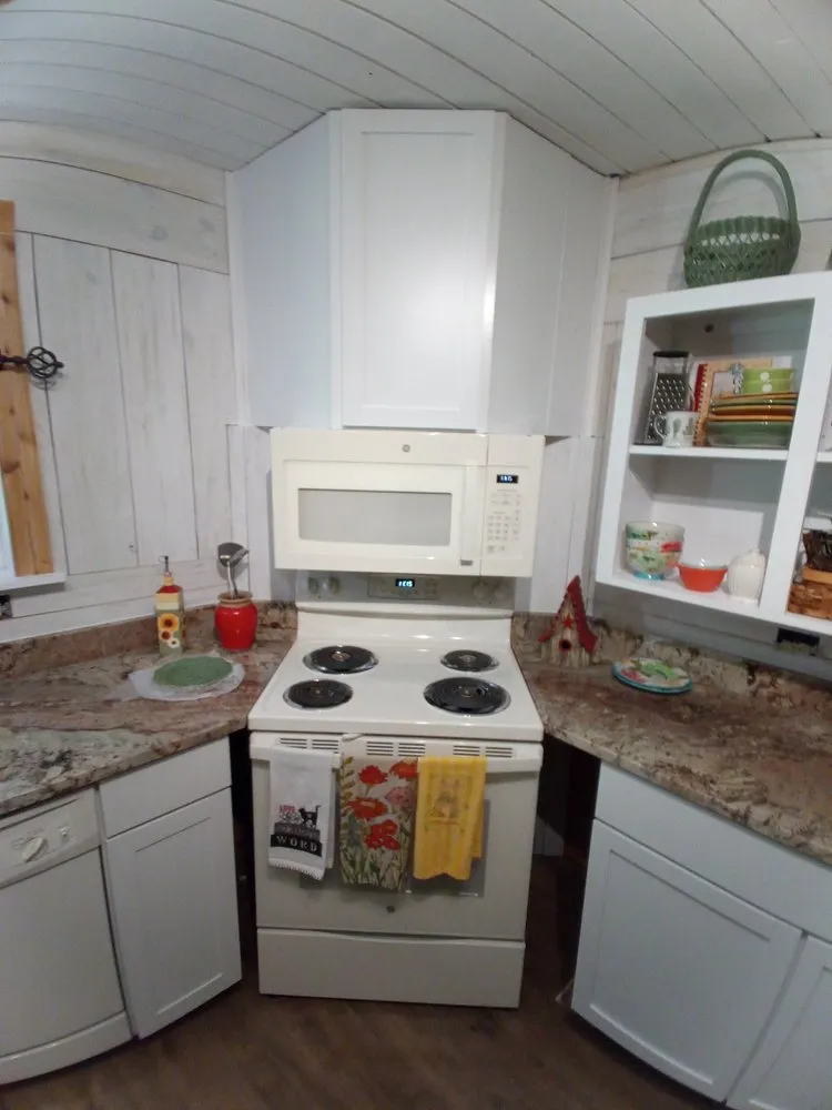 Slide of """"Omni"""" Handyman Services