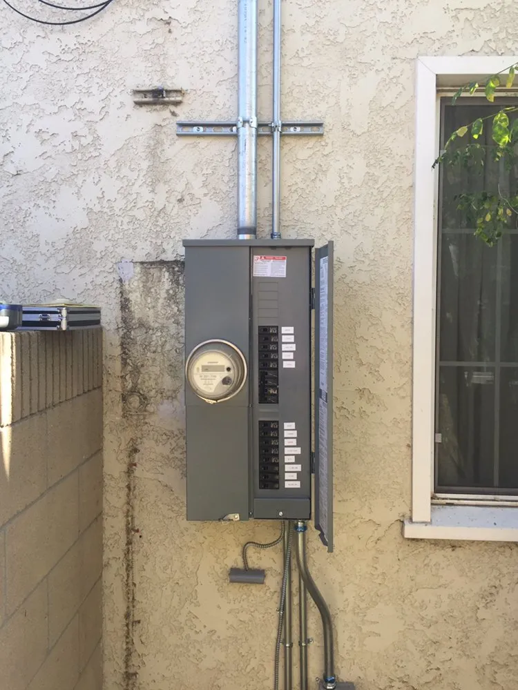 Expert electrical service for homes in emergency electrical service,  by 