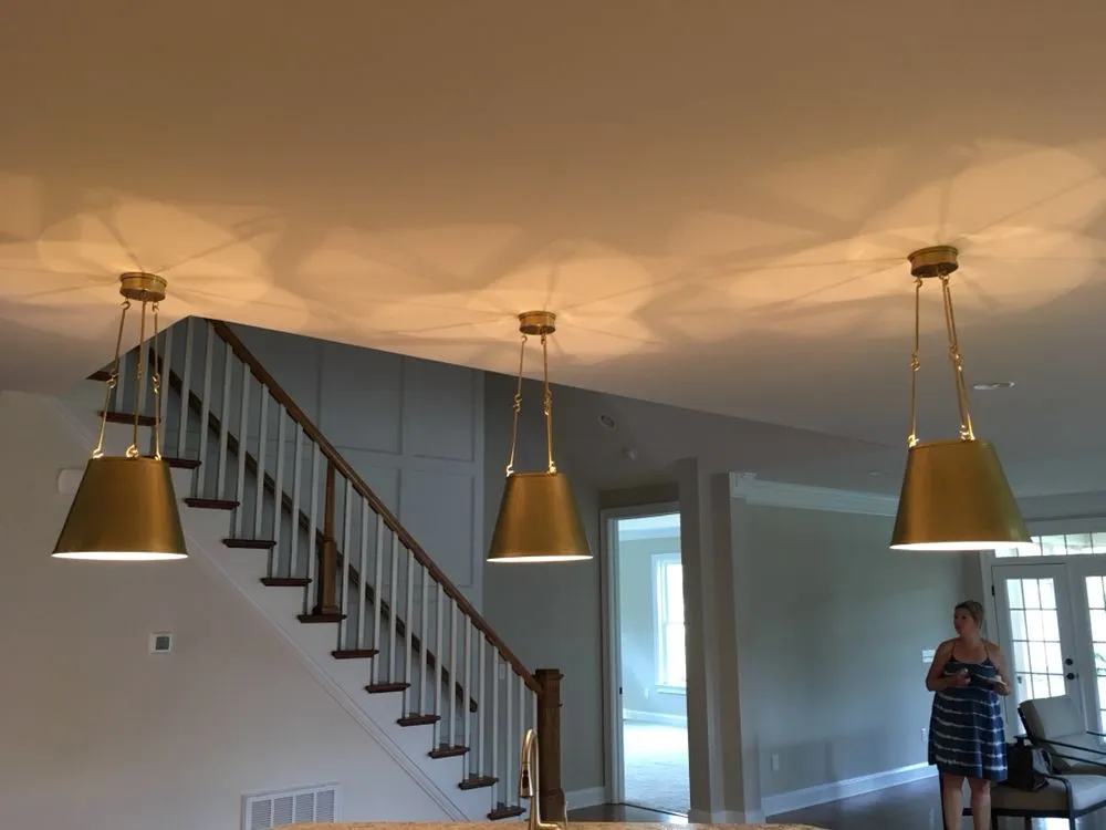 Certified electrician providing circuit breaker repair in ,