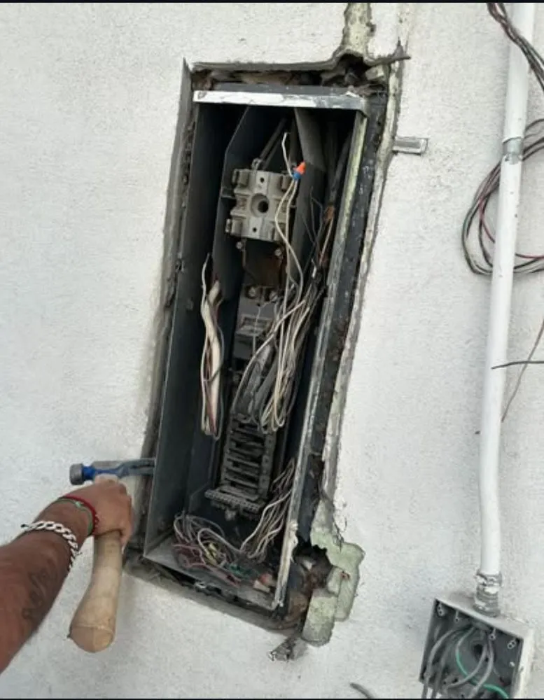 Slide of One King Electric