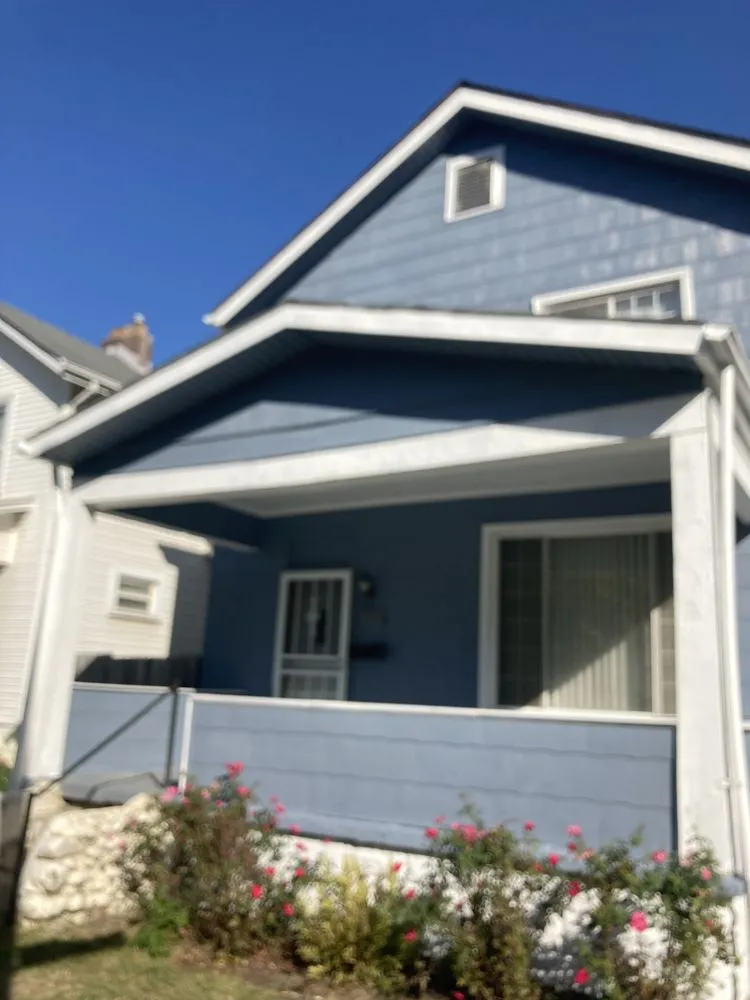 Licensed electrician providing emergency electrical service in ,