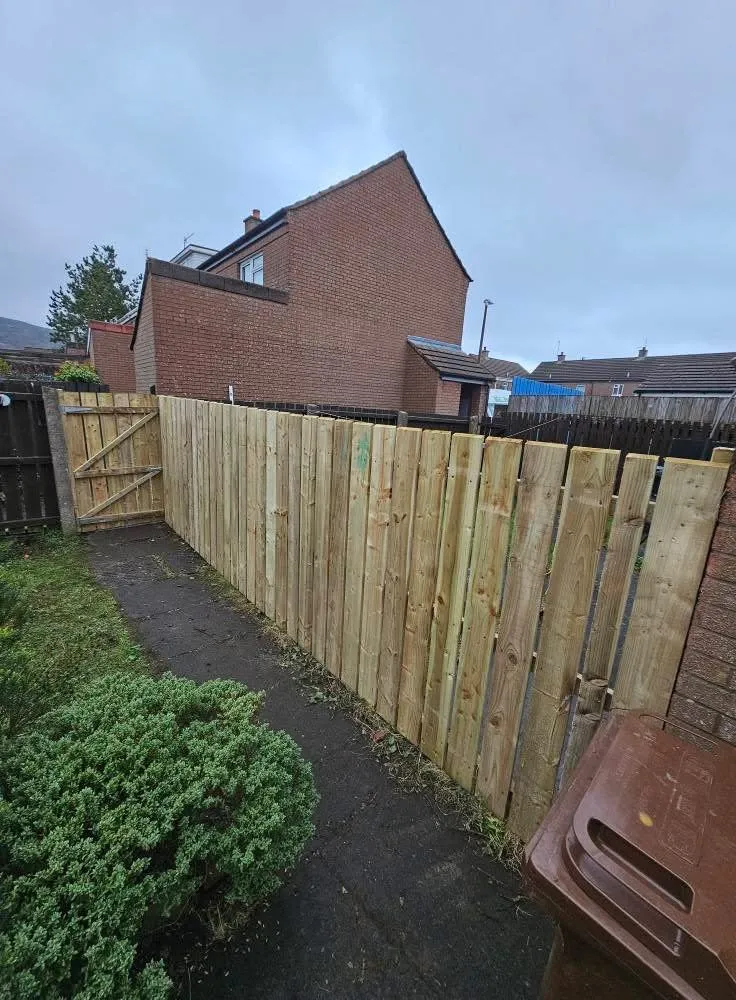 Emergency electrician providing emergency electrical service in , 