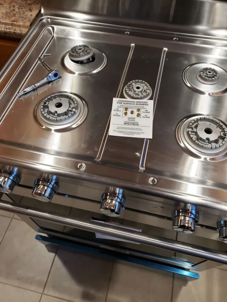 Professional electrician providing wiring installation in , 