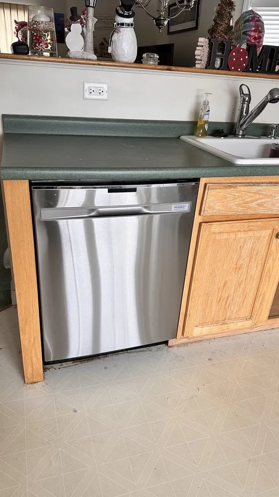 Slide of O'Neil family Installations