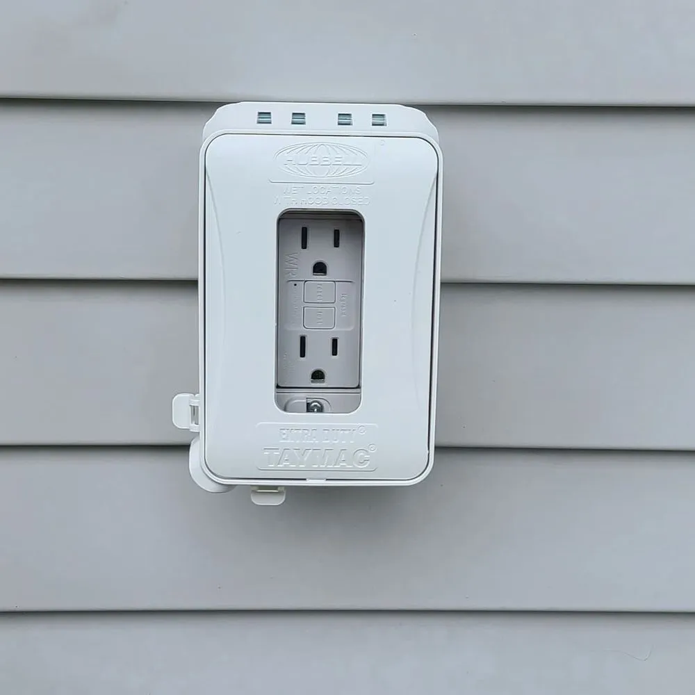 Slide of Onyx Master Electrician