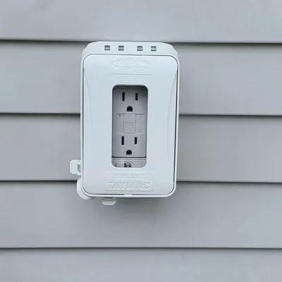 Onyx Master Electrician Logo