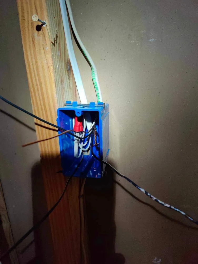 Reliable electrician providing wiring installation in , 