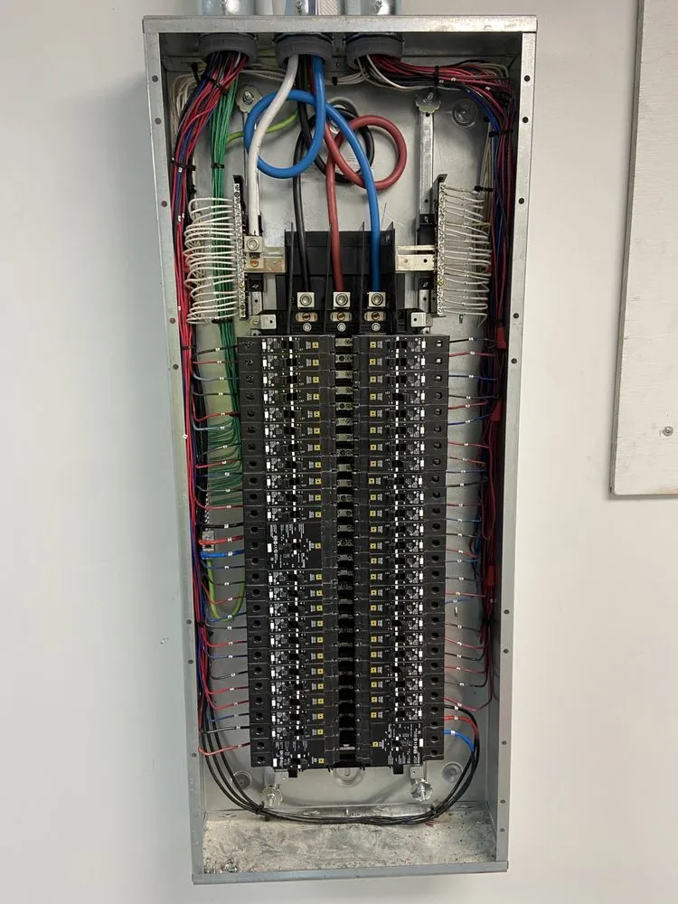 Certified electrician providing emergency electrical service in Tampa Bay, FL - Ordaz Electric