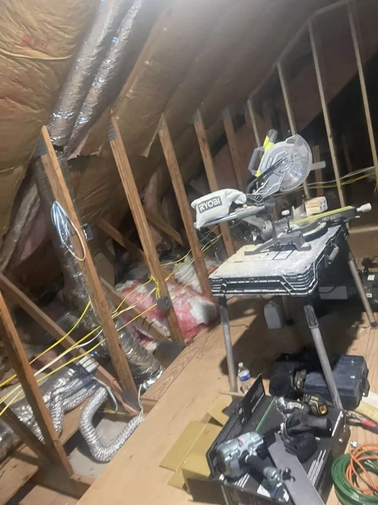 Slide of Orellanas Electric