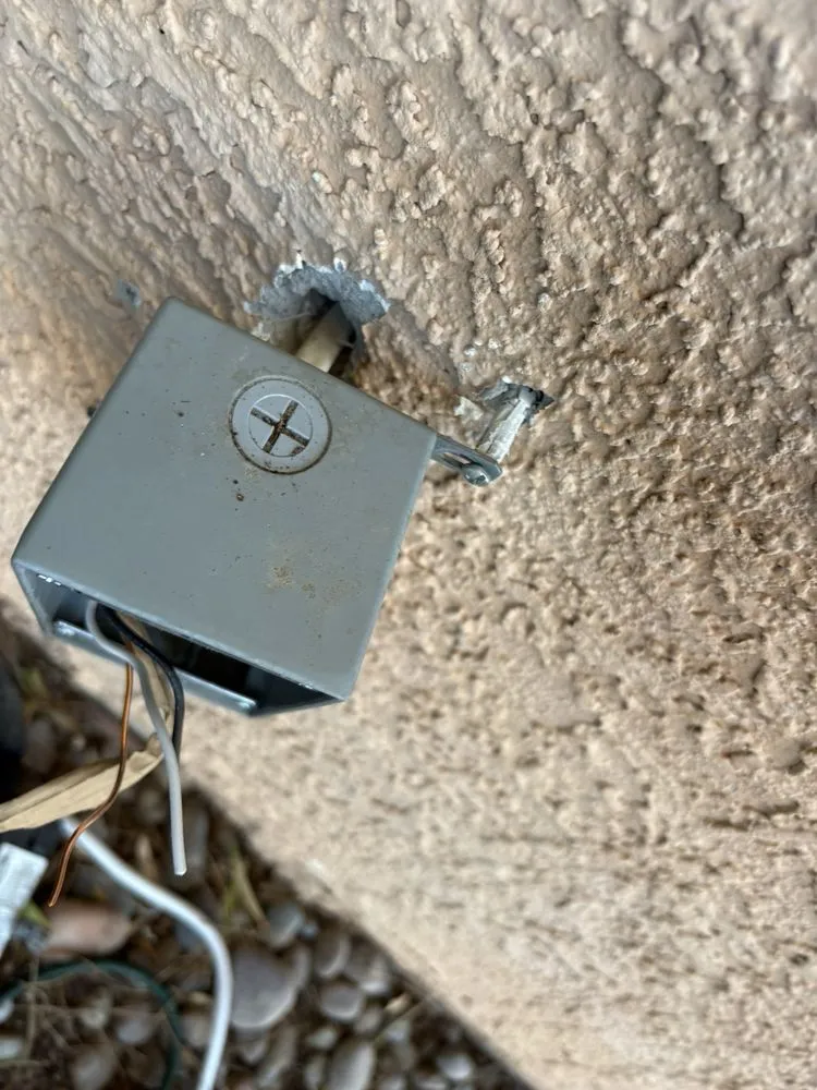 Emergency electrician providing wiring installation in , 