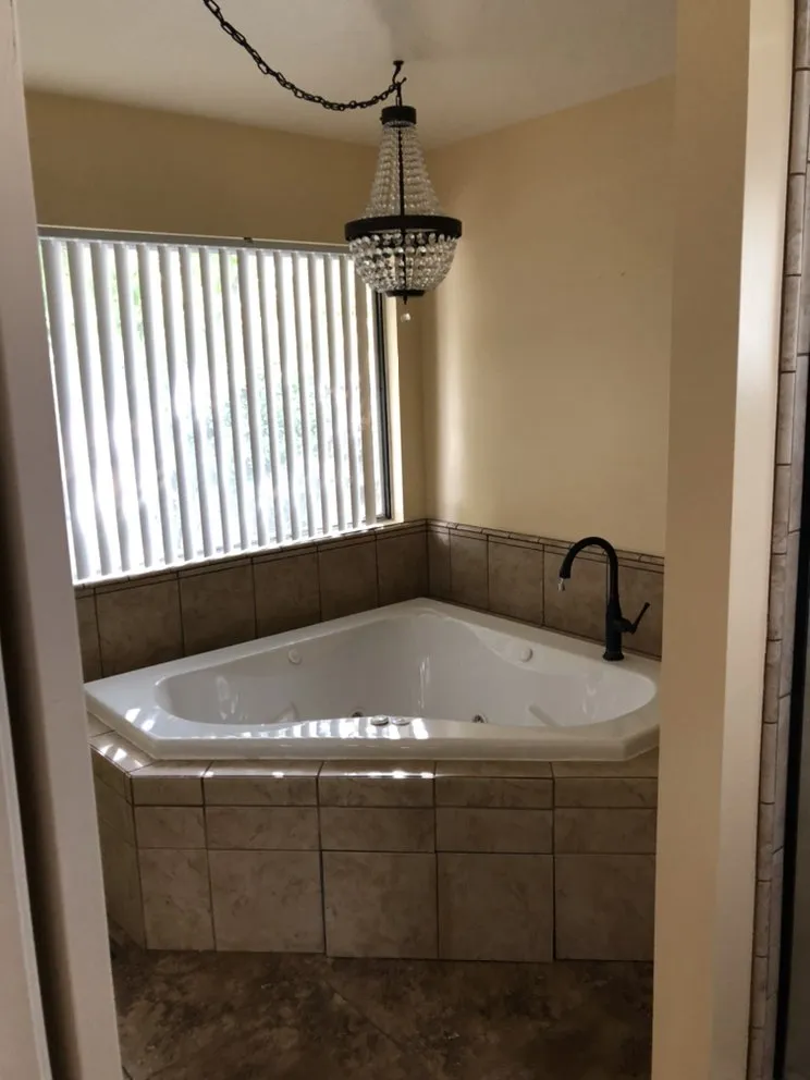 Slide of Orrlando Rosalez Construction