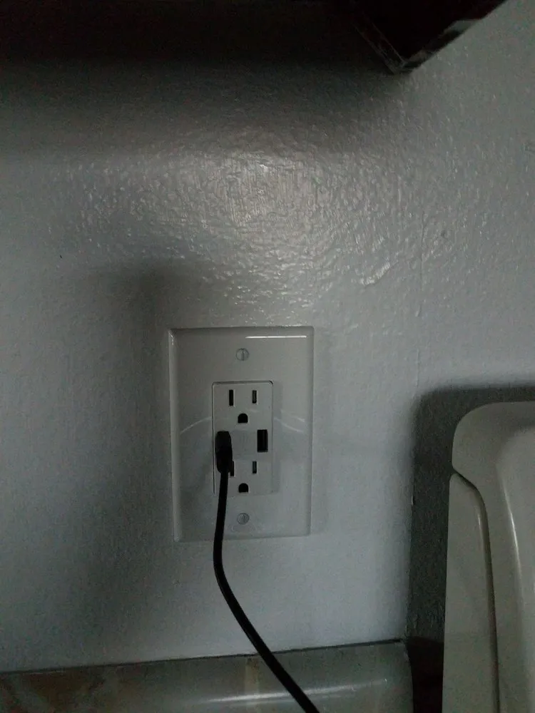 Slide of Oscar Lara Electric