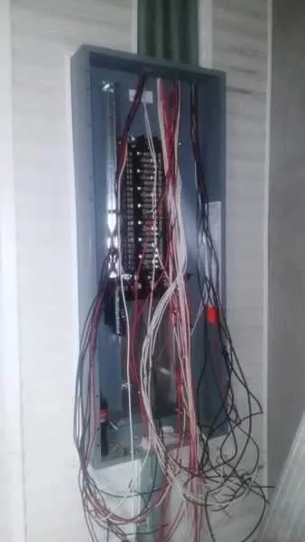 Slide of Oscar Mendoza Electrician