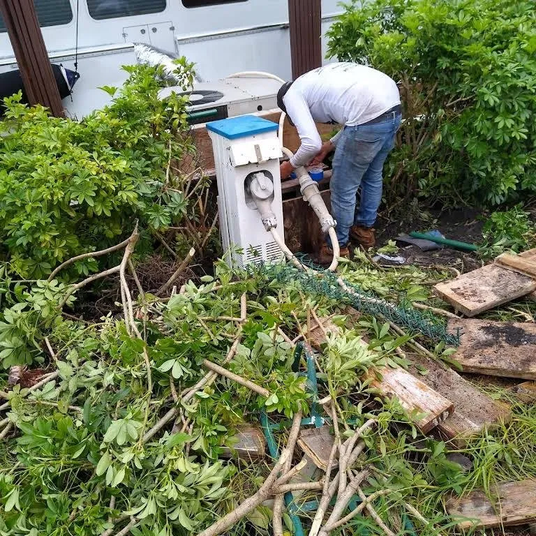 Slide of Oscar Mendoza Electrician