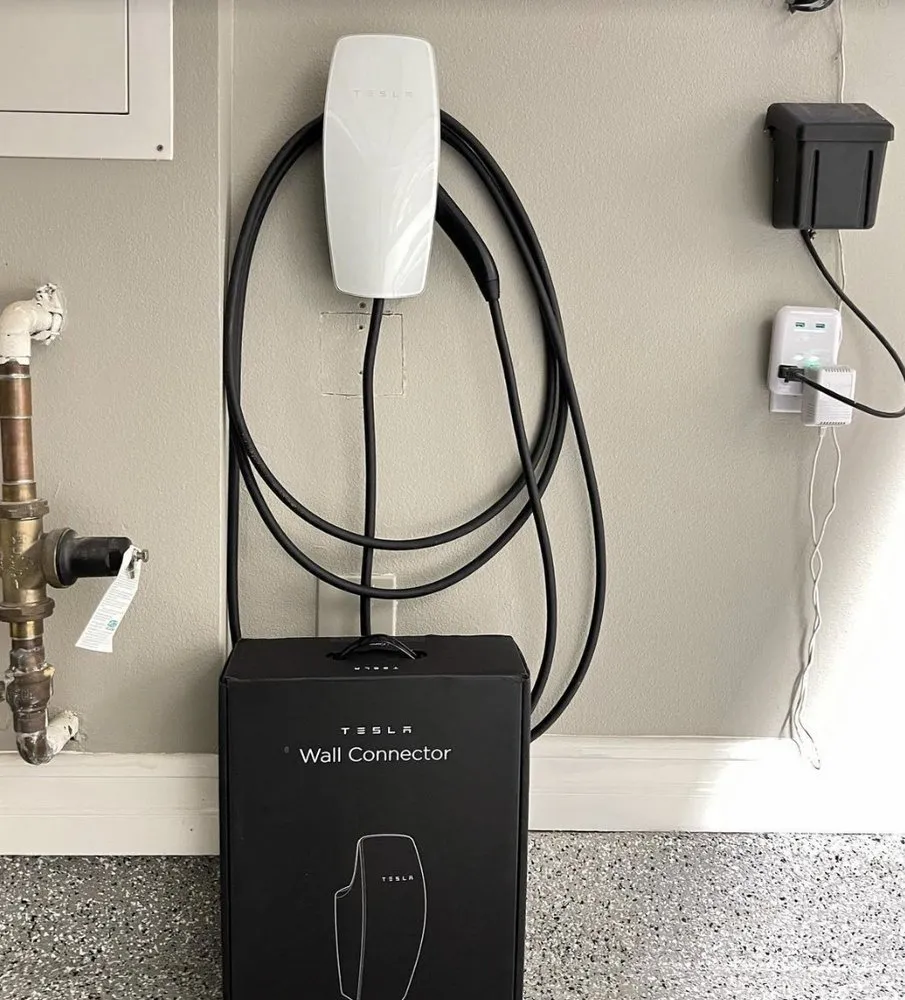 Slide of Ozvia Electric