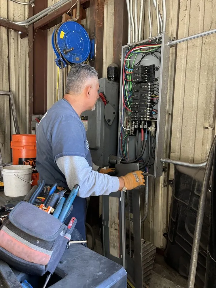 Slide of Pachecos Service & Repair