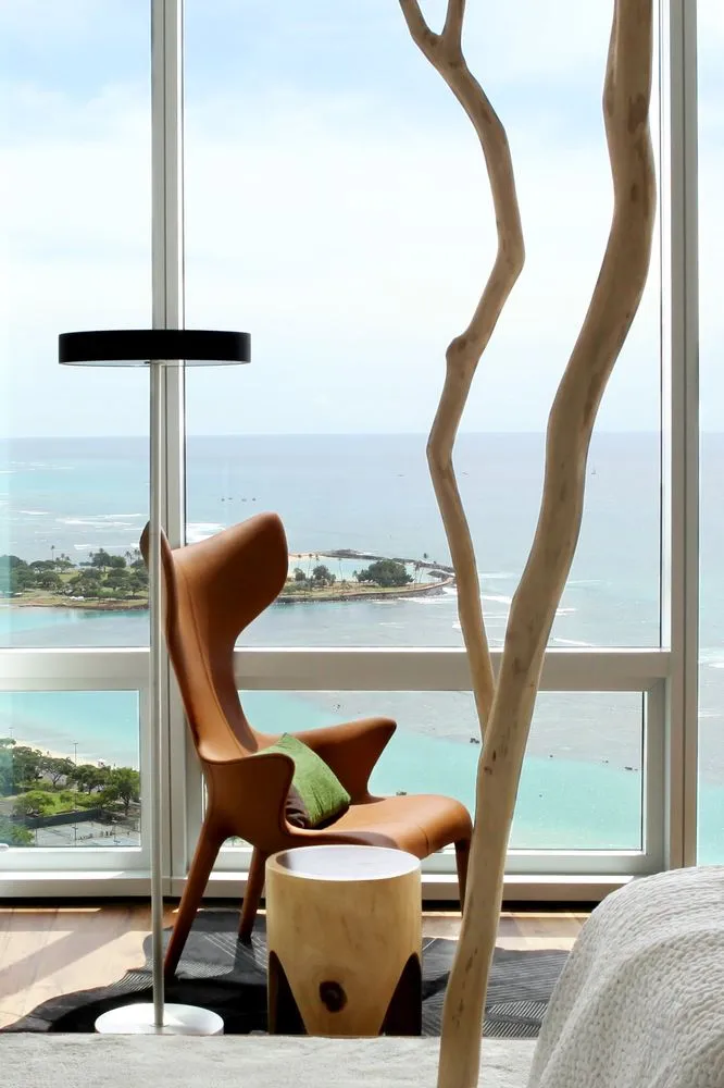 Emergency electrician providing circuit breaker repair in ,