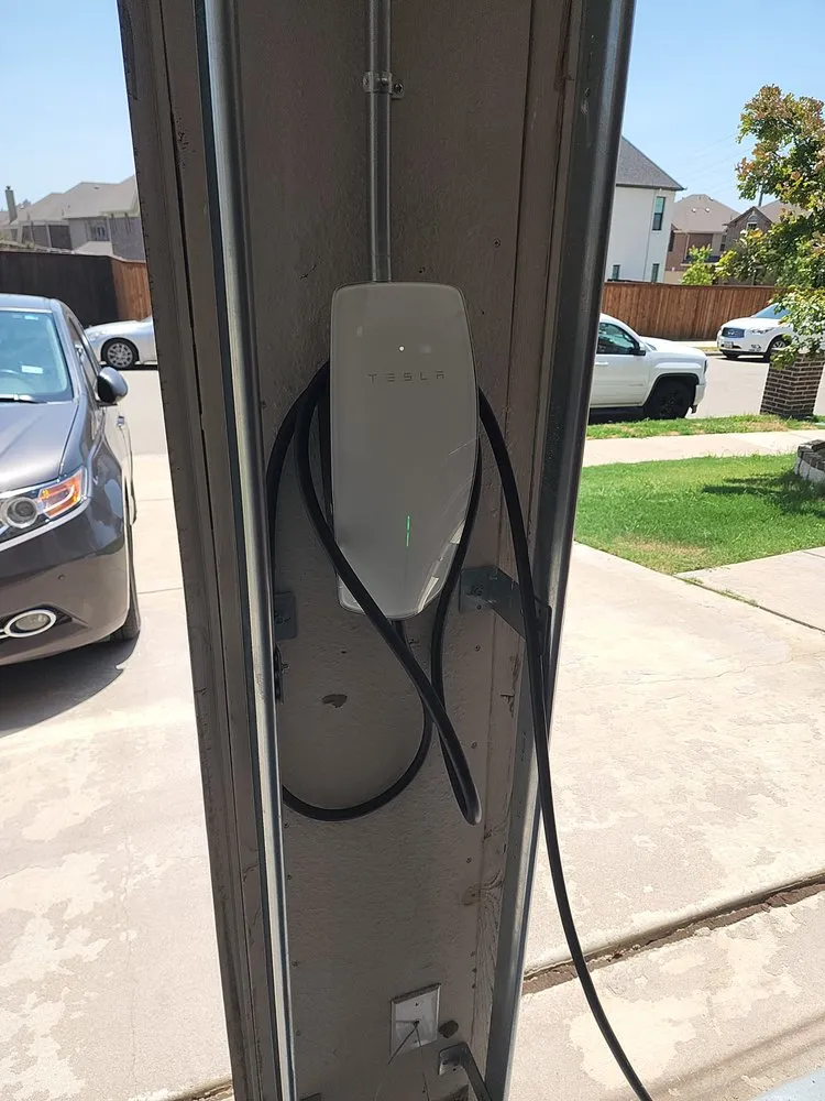 Emergency outlet and switch repair in , by Pacific Sonlight Electrical