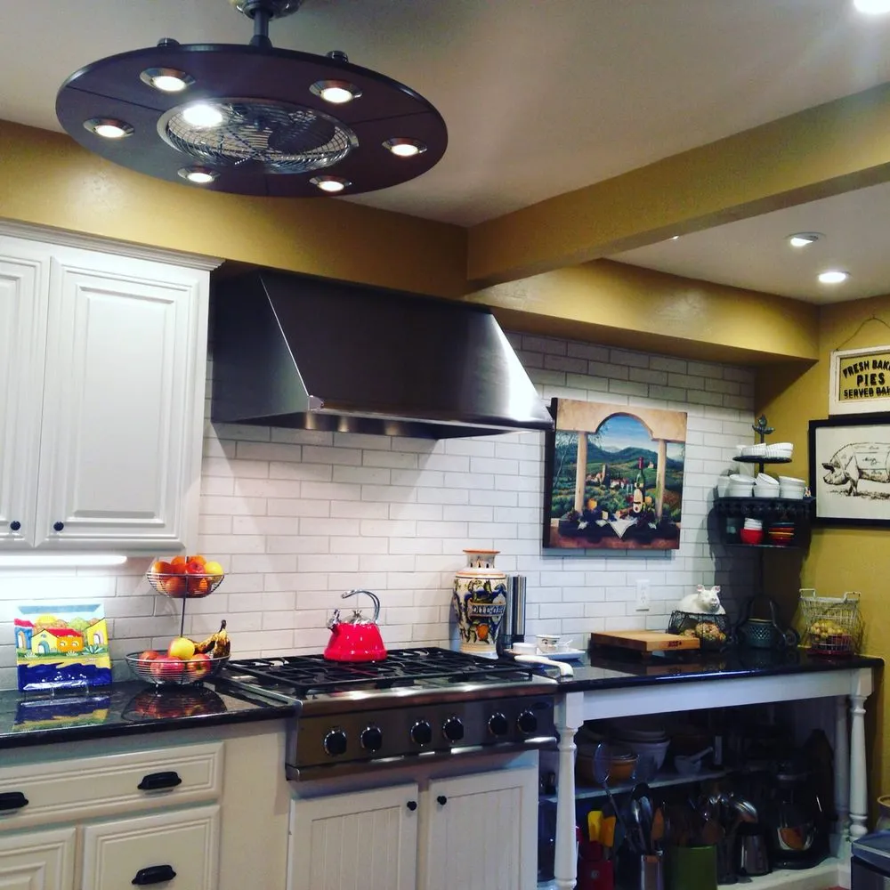 Certified electrical service for homes in lighting installation,  by 