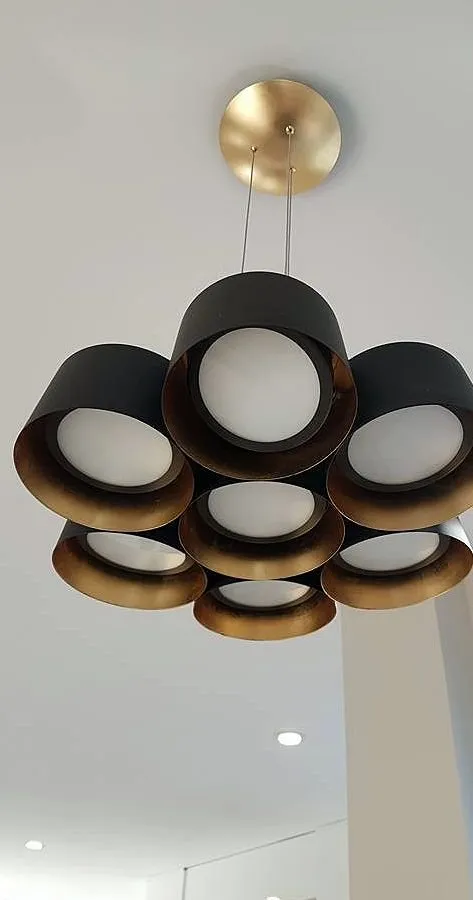 Certified electrician providing lighting installation in , 