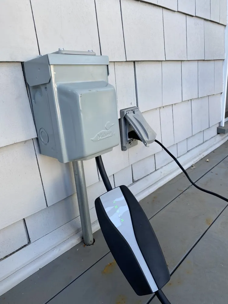 Licensed panel upgrade in Pacific Palisades, CA by Palisades Electric