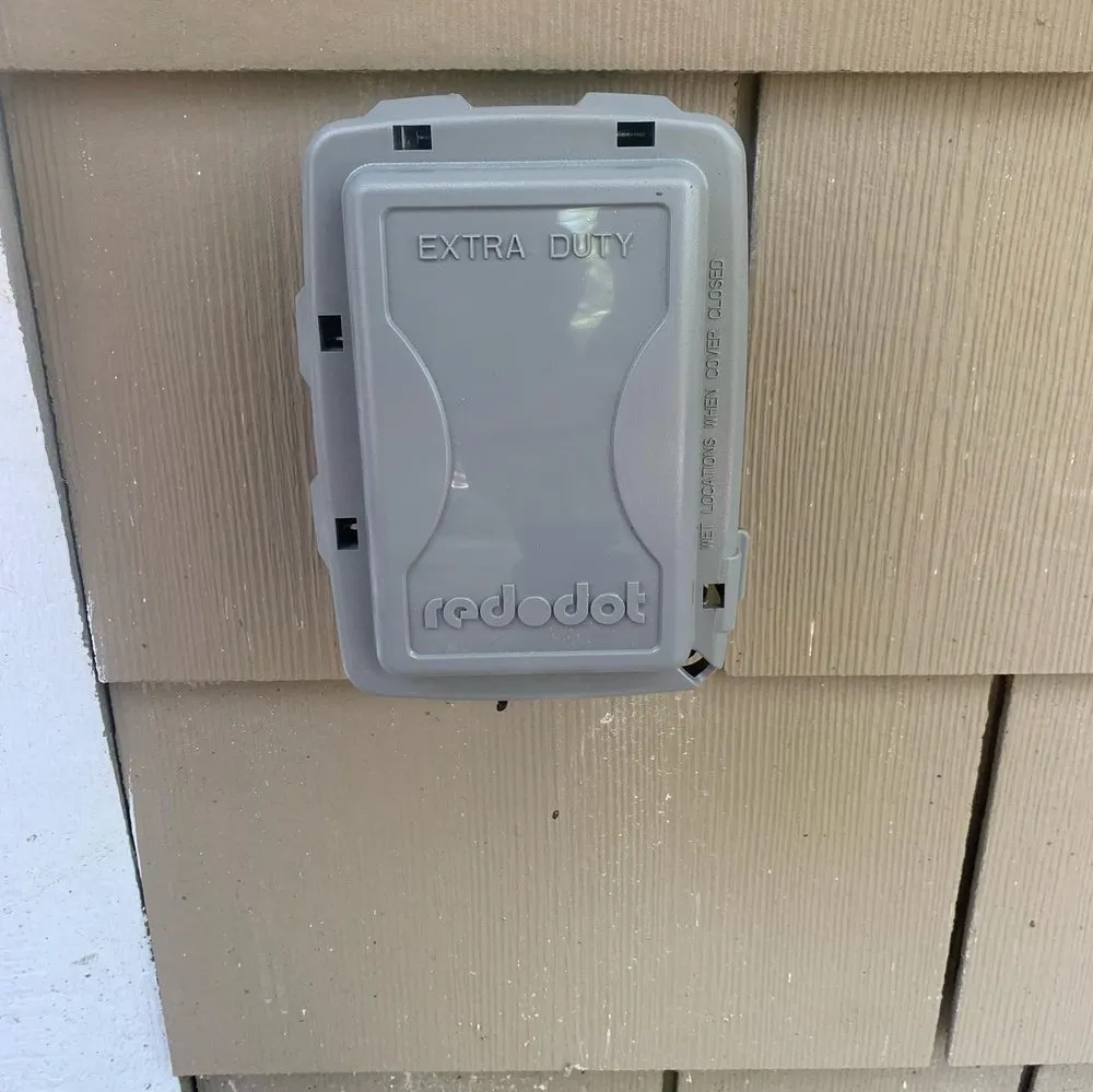 Slide of Paramount Electrician Service