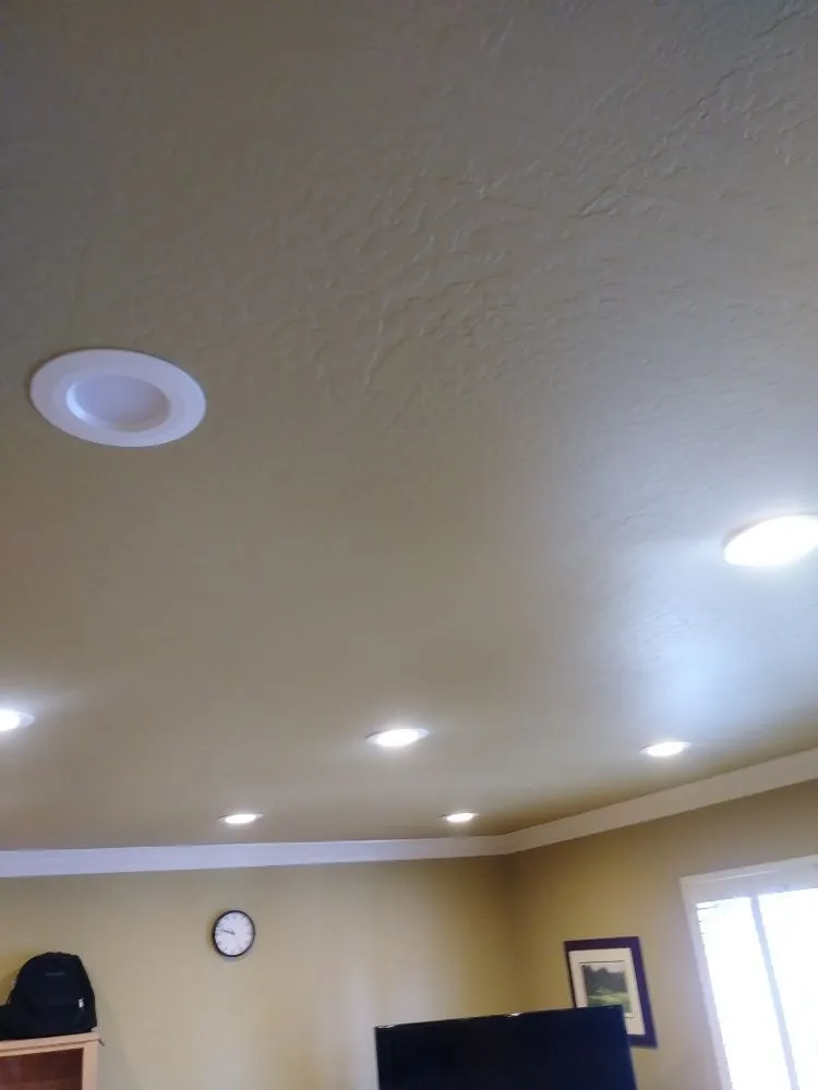 Slide of Paredes Electric