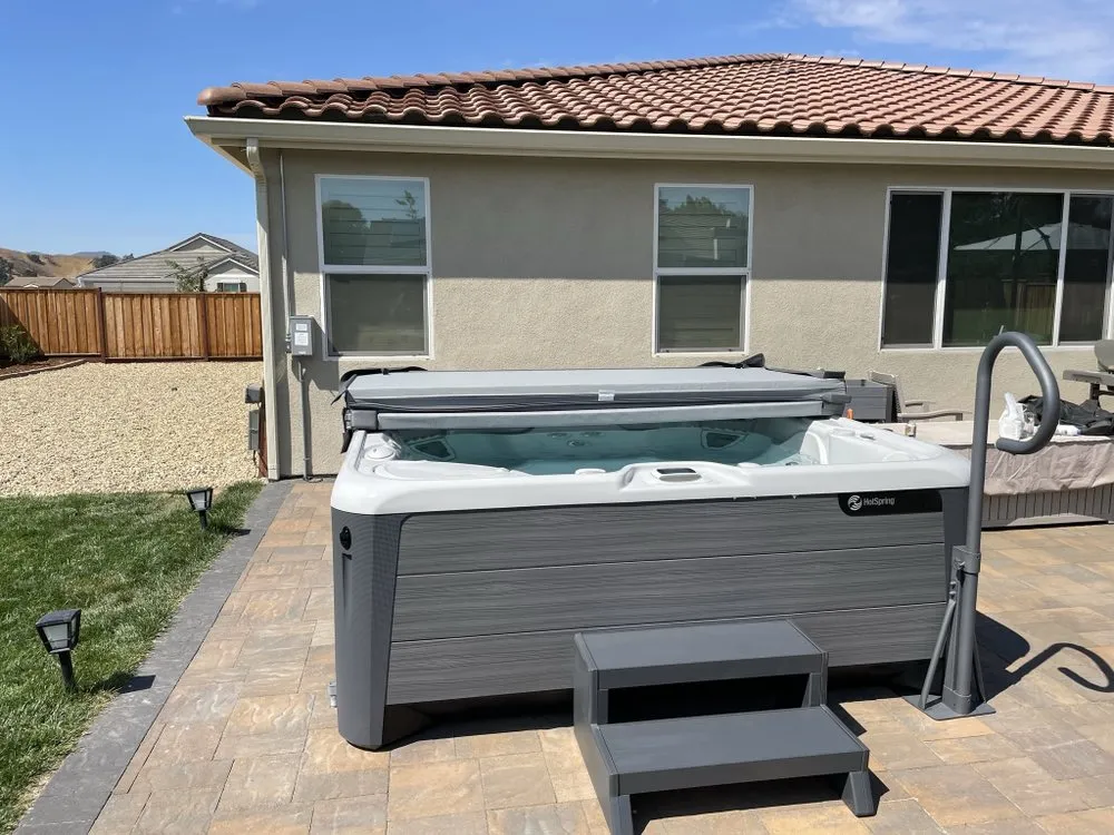 Affordable electrician providing lighting installation in , 