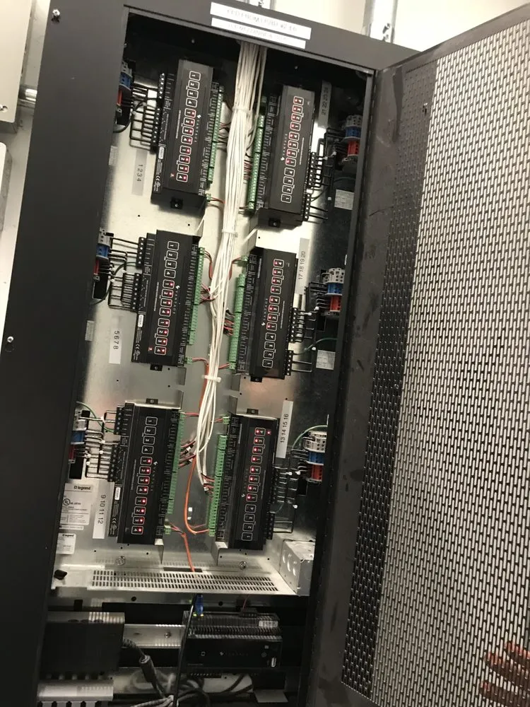 Slide of Pawel Everly Electric