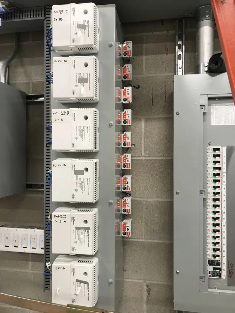 Licensed circuit breaker repair experts serving ,  - Pawel Everly Electric