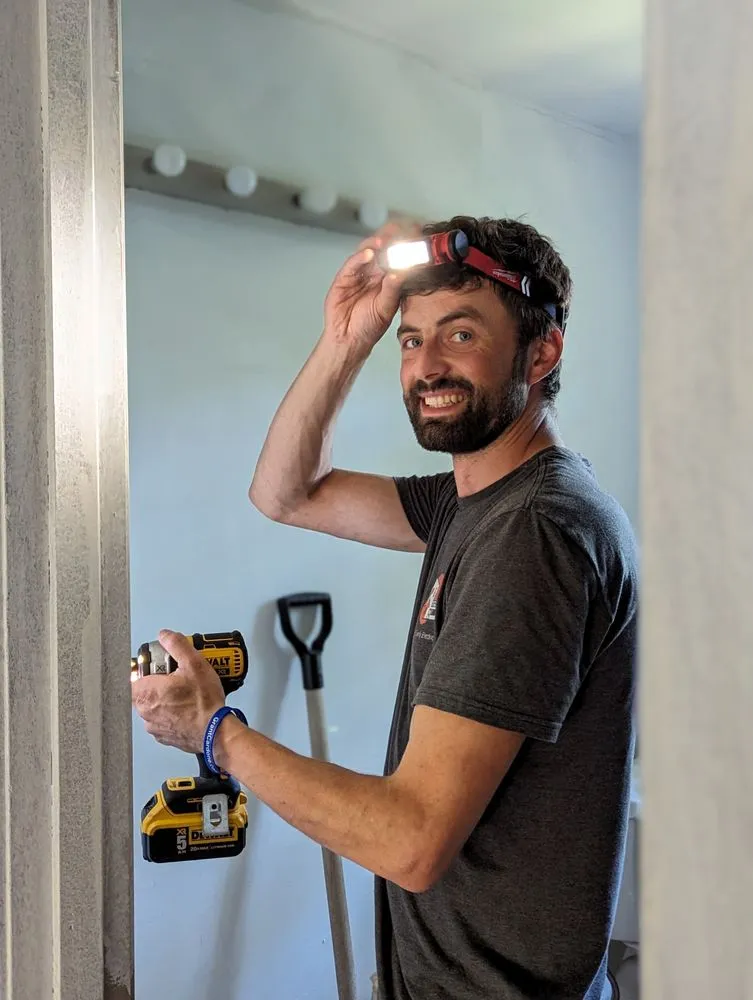 Slide of Pawel Everly Electric