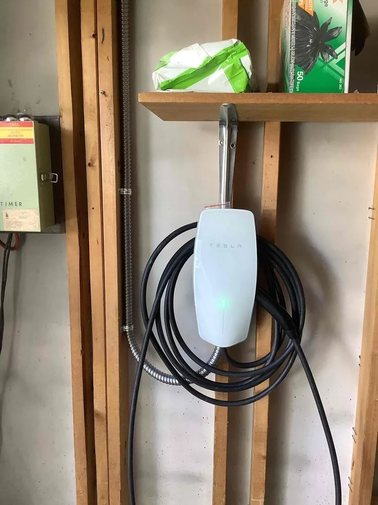 Slide of Peak EV Solutions