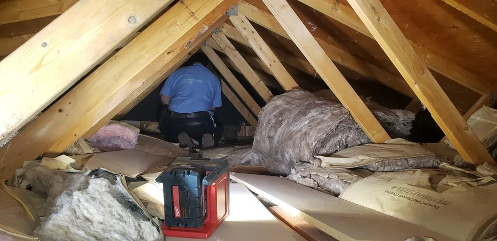 Emergency electrical service for homes in circuit breaker repair,  by 