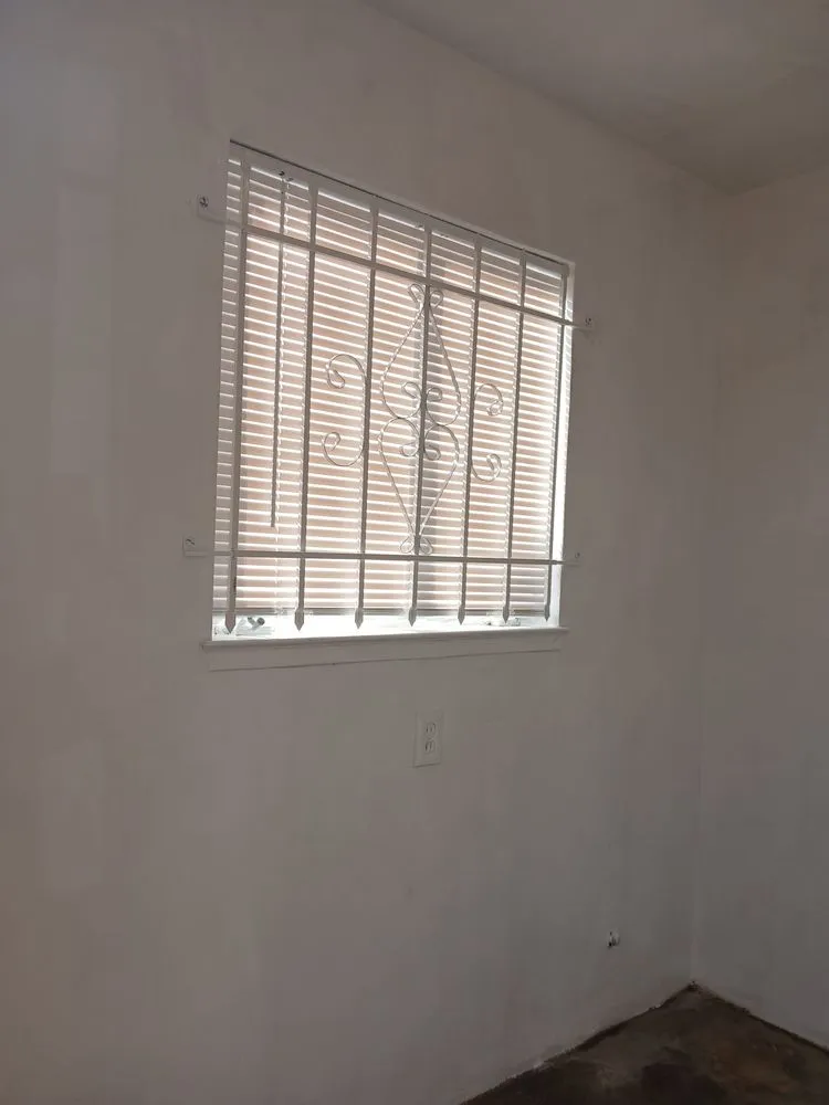Reliable outlet and switch repair experts serving San Fernando Valley, CA - Pedro Handyman