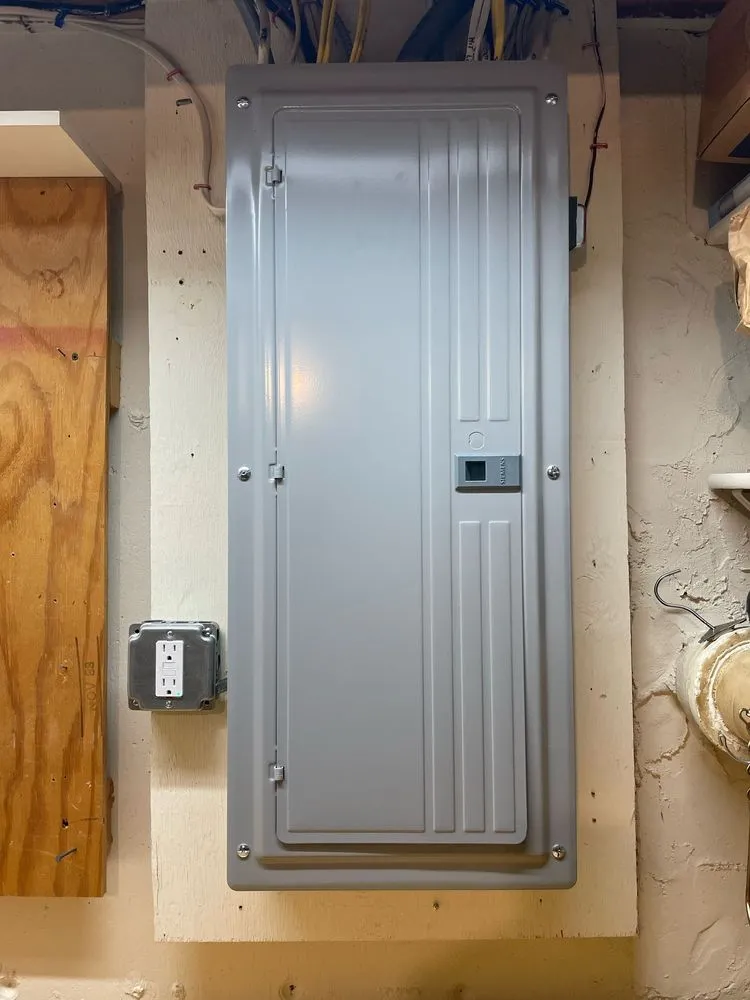 Slide of Pedro Rocha Electrician