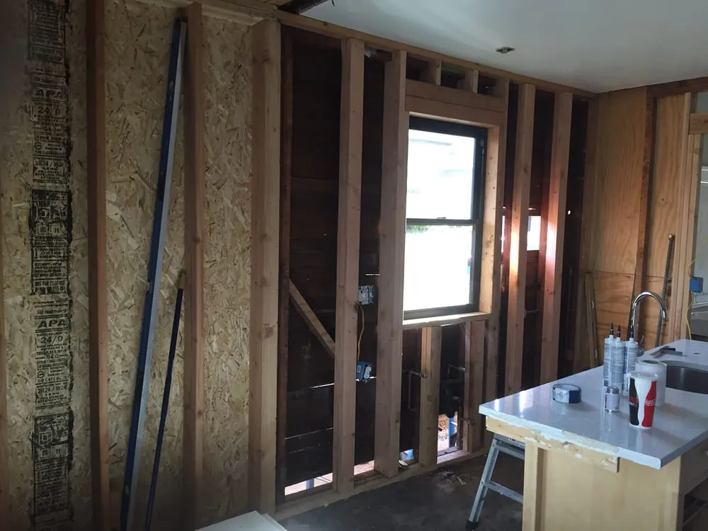 Reliable electrician providing electrical repair in ,