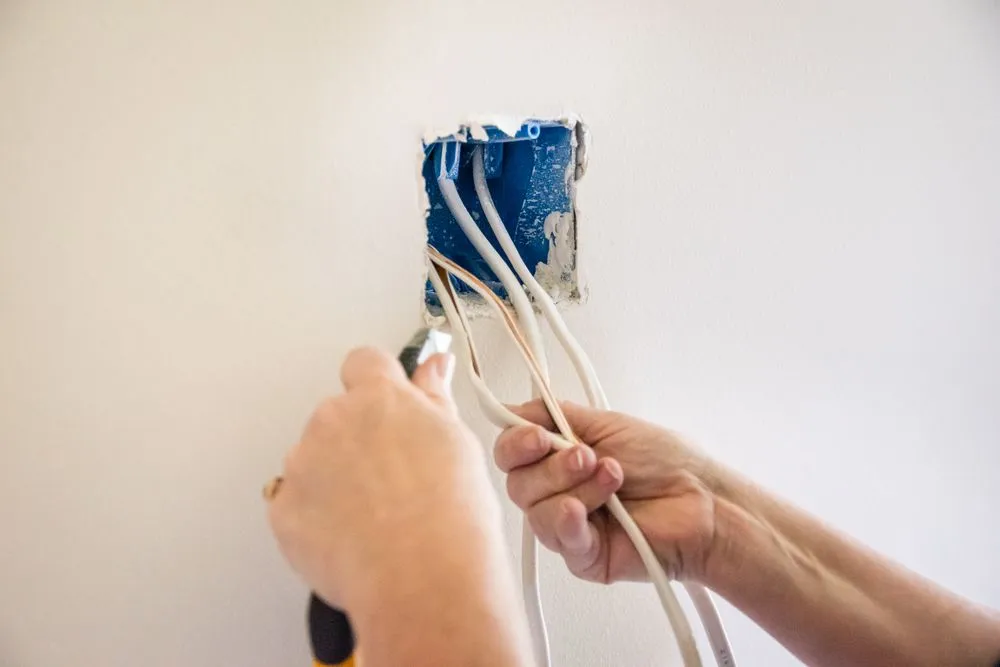 Expert electrician providing emergency electrical service in Theriot, LA - Pelican Electrical Services